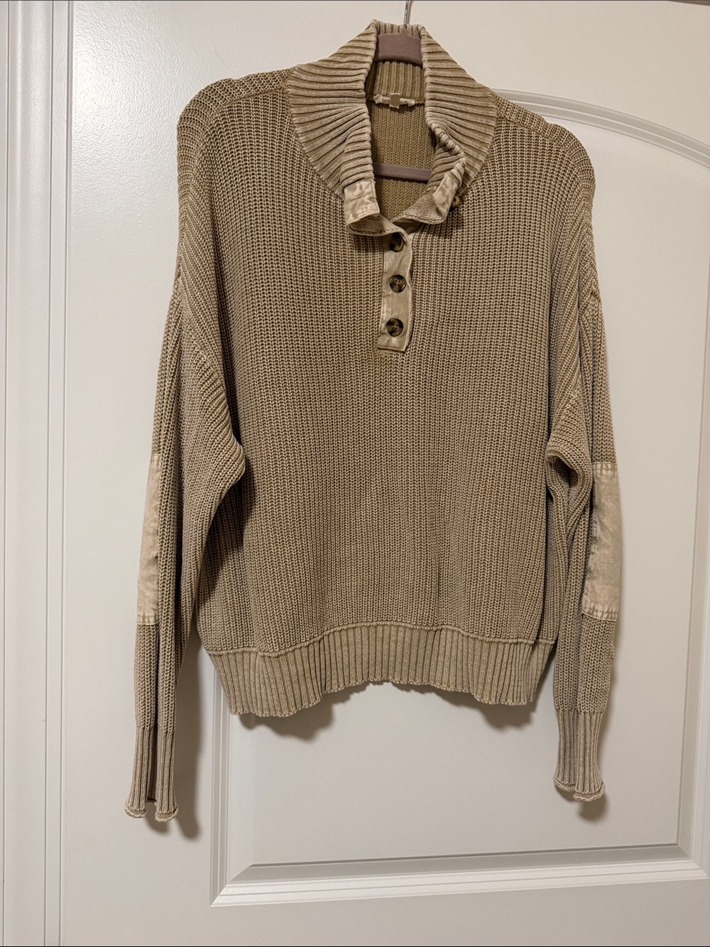 Easel NWOT Beige Shawl-Collar Button Knit Pullover